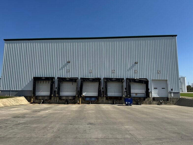 More Photos Of 202 Watertower Dr, Clyde Warehouse For Sale