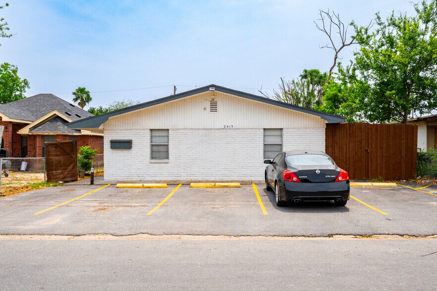 More Photos Of 2513 Beaumont Ave, McAllen Apartments For Sale