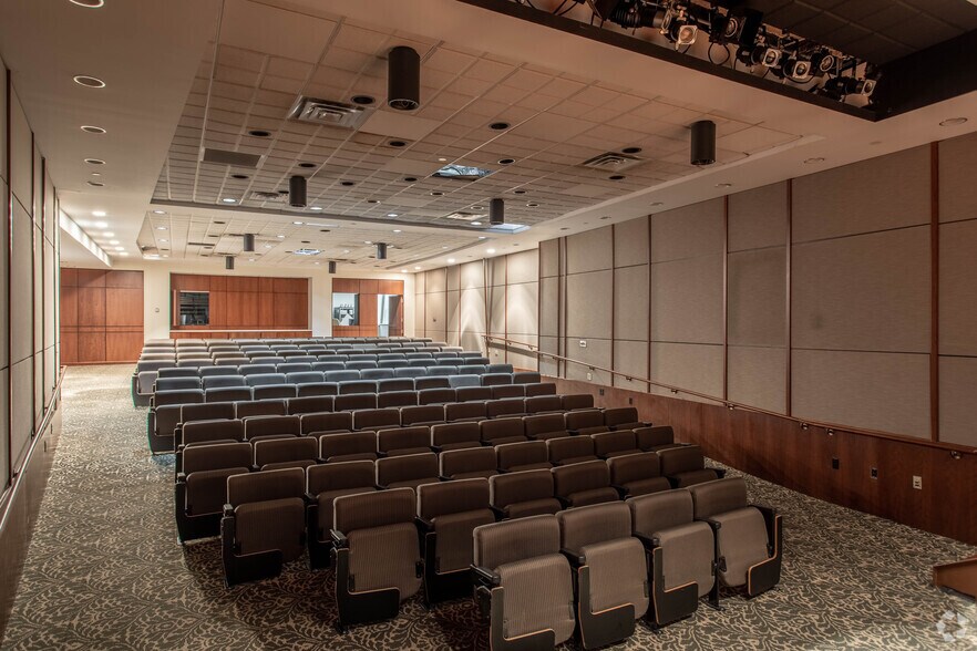 More Photos Of 1500 E Main St, Newark Office For Sale