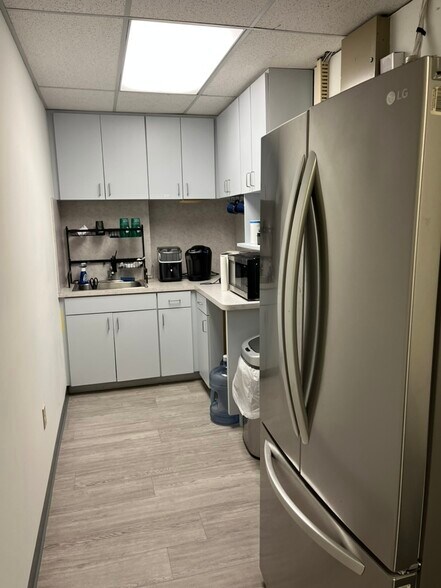 More Photos Of 700 W Hillsboro Blvd, Deerfield Beach Office For Lease
