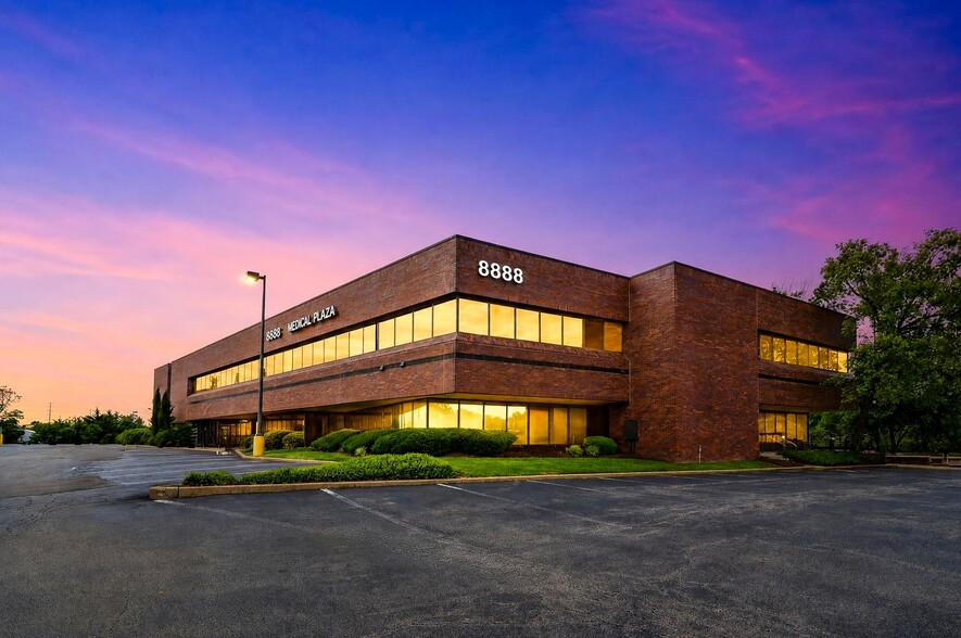 More Photos Of 8888 Ladue Rd, Ladue Medical For Lease