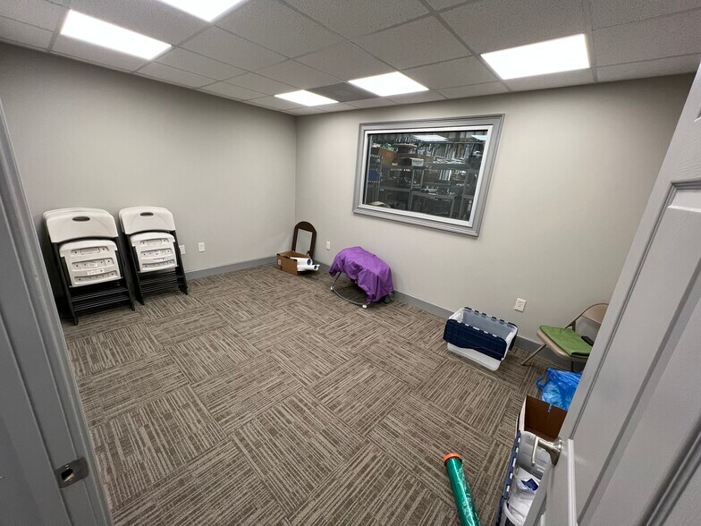 More Photos Of 321 Marble Mill Rd NW, Marietta Coworking Space