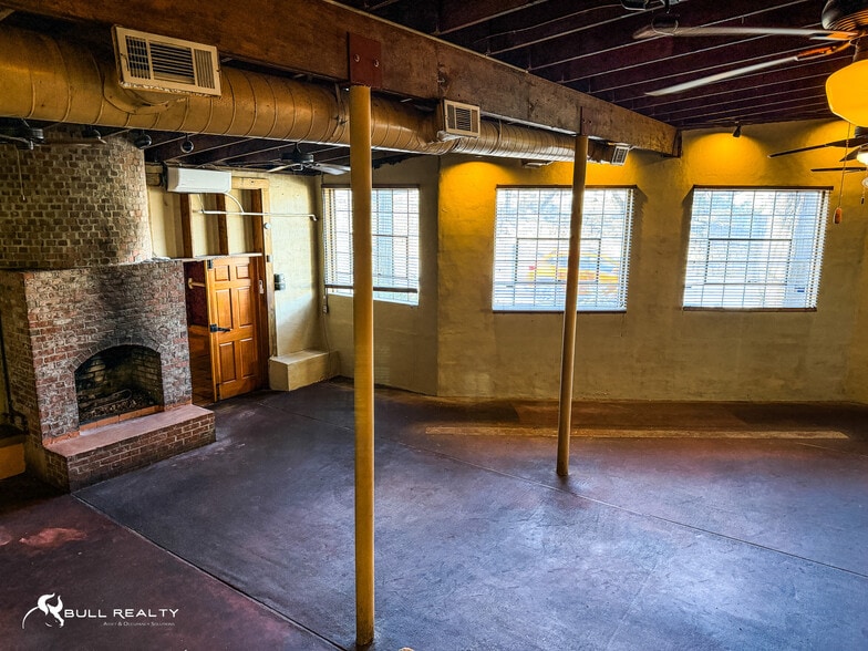 More Photos Of 242 SE Boulevard, Atlanta Restaurant For Sale