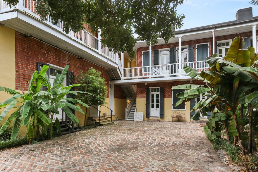 More Photos Of 2111 Dauphine St, New Orleans Hotel For Sale