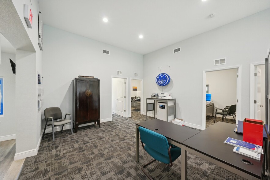 More Photos Of 3209 30th Ave S, Saint Petersburg Office For Lease