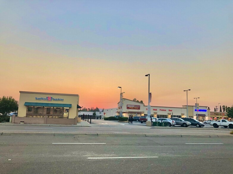 More Photos Of 350-400 N 2nd St, El Cajon Unknown For Lease