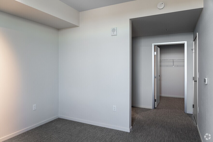 More Photos Of 875 NE 27th Ave, Portland Apartments For Lease