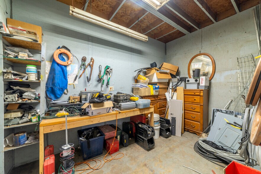 More Photos Of 707 Sheridan Ave, Michigan City Flex For Sale
