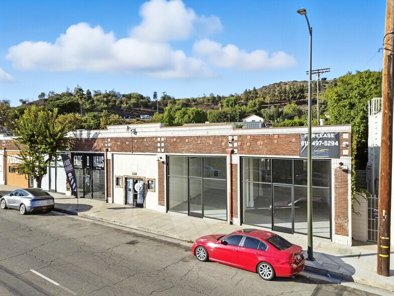 Primary Photo Of , Los Angeles Storefront For Lease