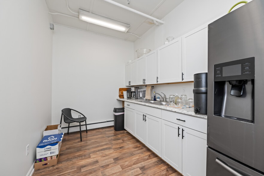 More Photos Of 250 Gorham St, Canandaigua Office For Sale