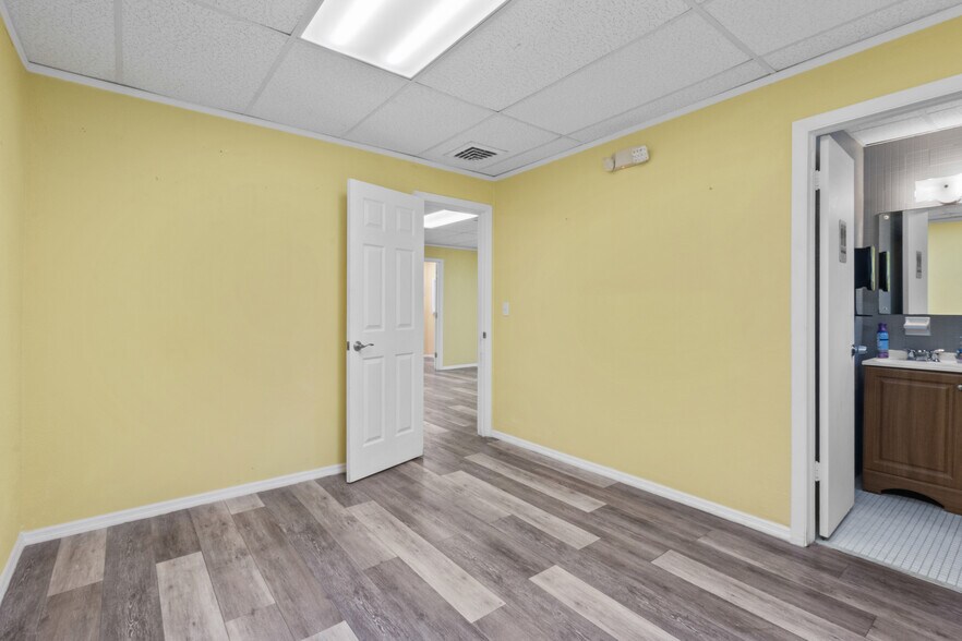 More Photos Of 1907 Tyrone Blvd N, Saint Petersburg Medical For Lease