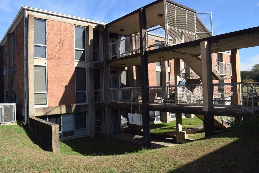 More Photos Of 3171 Signal St, Memphis Specialty For Sale