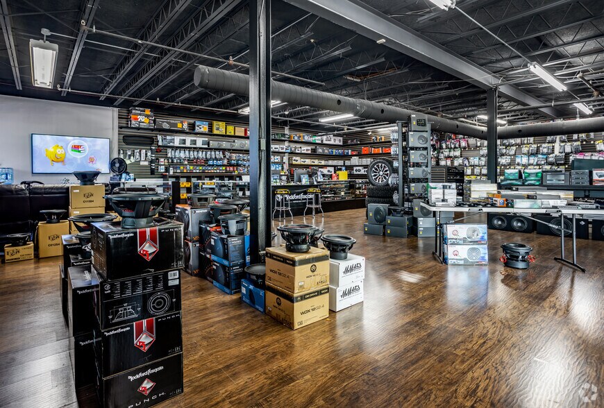More Photos Of 1717-1721 9th St W, Bradenton Freestanding For Lease