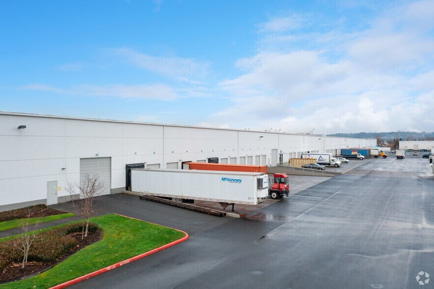 More Photos Of 2003-2105 Frank Albert Rd E, Fife Warehouse For Lease