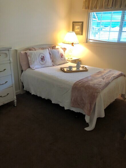 More Photos Of 142 W Columbia Rd, Thousand Oaks Healthcare For Sale
