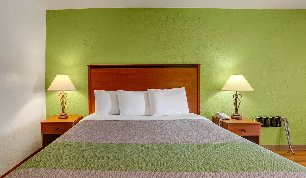 More Photos Of 1312 N Service Rd, Sonora Hotel For Sale