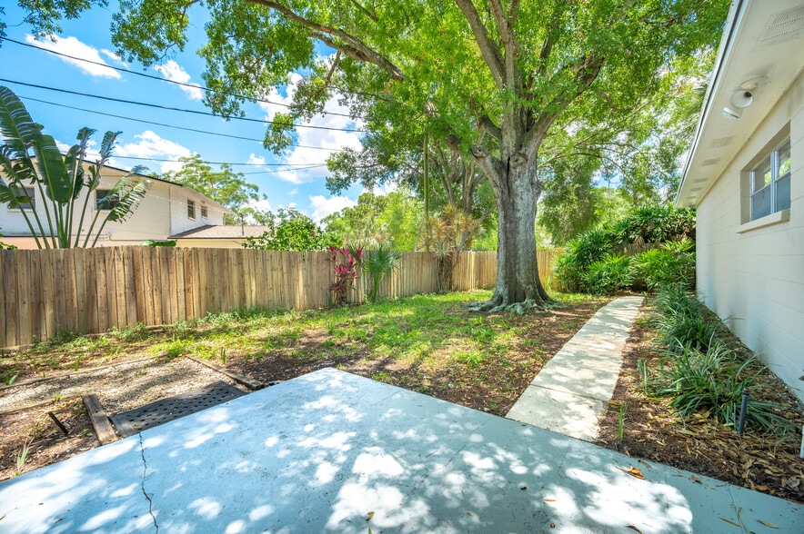 More Photos Of 5105 Memorial Hwy, Tampa Office Residential For Sale