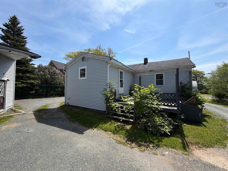 More Photos Of 736 Highway 2, Elmsdale Office For Sale