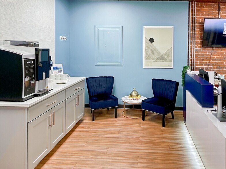 More Photos Of 1037-1045 Elm St, Manchester Office For Lease