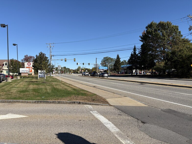 More Photos Of 10 Andrews Rd, Somersworth Freestanding For Lease