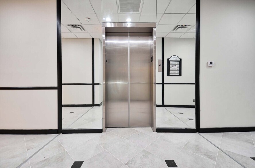 More Photos Of 3411 Tamiami Trl N, Naples Office For Sale