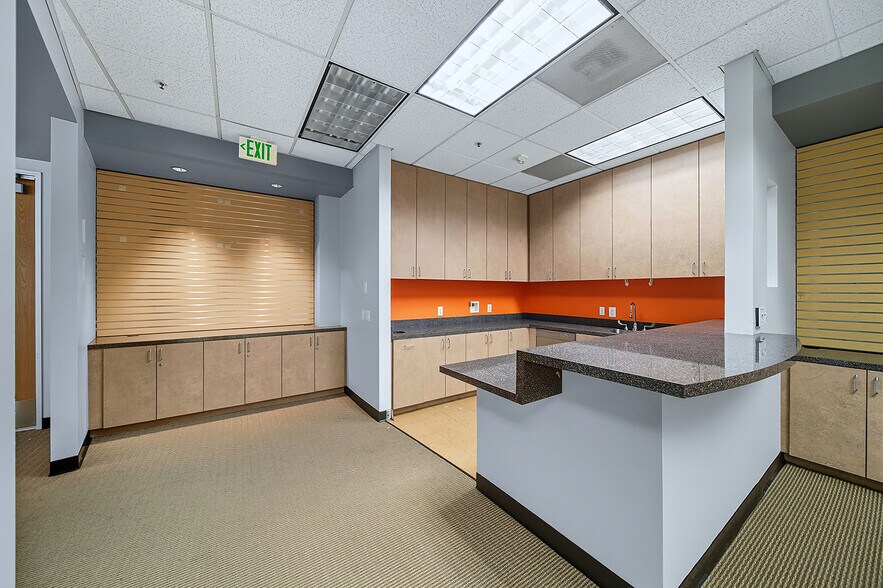 More Photos Of 1520 Bridgegate Dr, Diamond Bar Office For Lease