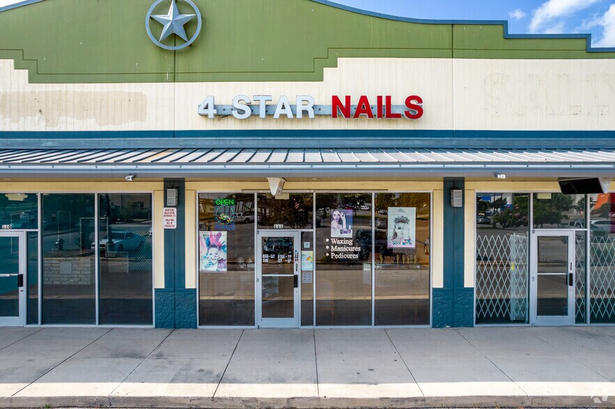 More Photos Of 2000 SE Loop 410, San Antonio General Retail For Lease