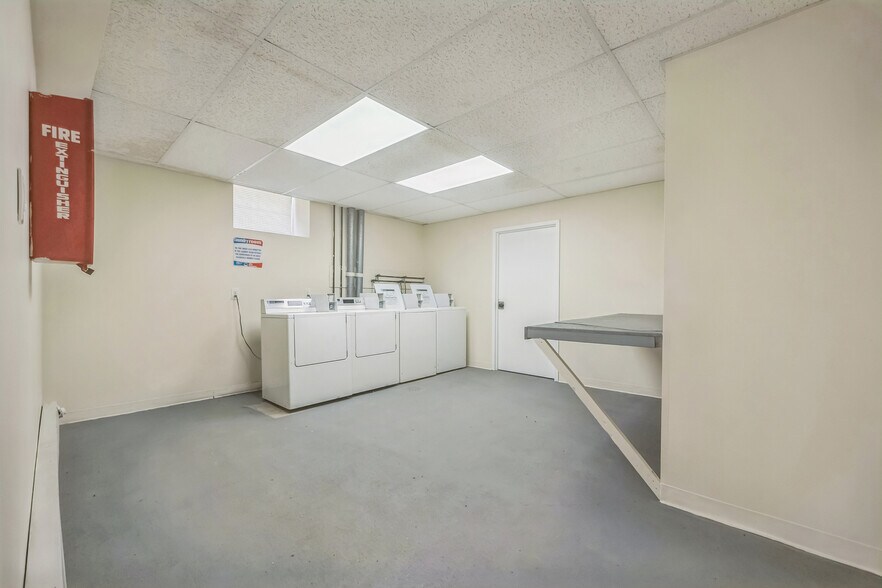 More Photos Of 7092 Forrest Ave, Philadelphia Apartments For Sale