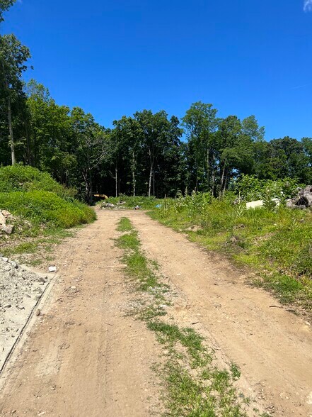 More Photos Of 131 Barclay Dr, Stamford Land For Sale