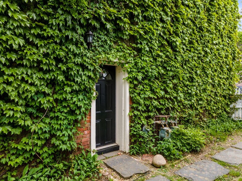 More Photos Of 462-470 2nd Ave, Troy Storefront Retail Residential For Sale