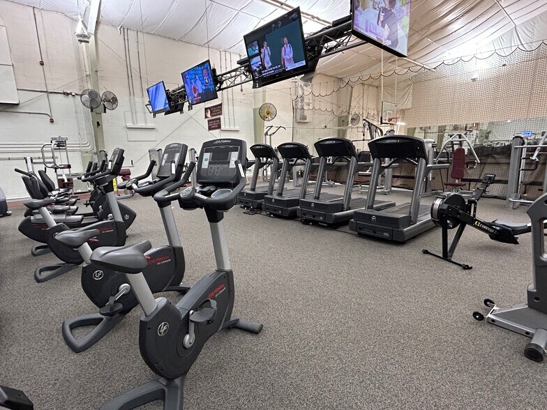 More Photos Of 14501 Homecrest Rd, Silver Spring Health Club For Lease
