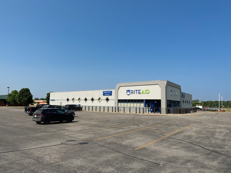 More Photos Of 2635 Henry St, Muskegon Drugstore For Sale