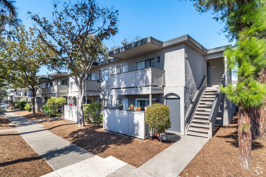 Primary Photo Of 725 N Fig St, Escondido Apartments For Sale