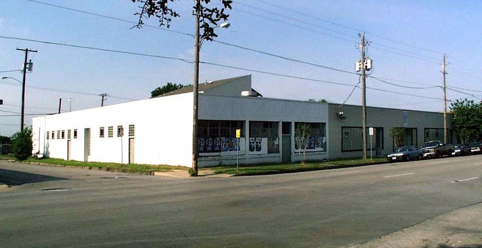 Primary Photo Of 3116 Commerce St, Dallas Office For Lease