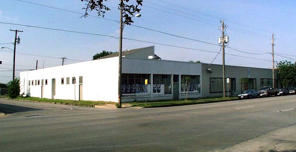 More Photos Of 3116 Commerce St, Dallas Office For Lease