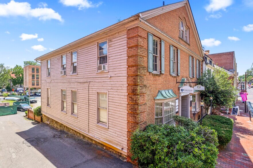 More Photos Of 3 E Market St, Leesburg Office For Sale