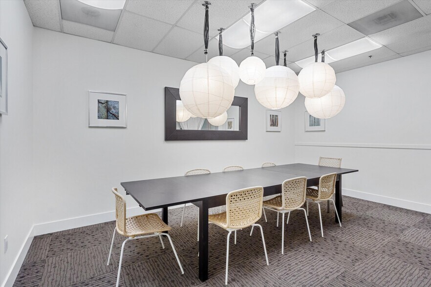 More Photos Of 8911 Lakewood Dr, Windsor Medical For Lease