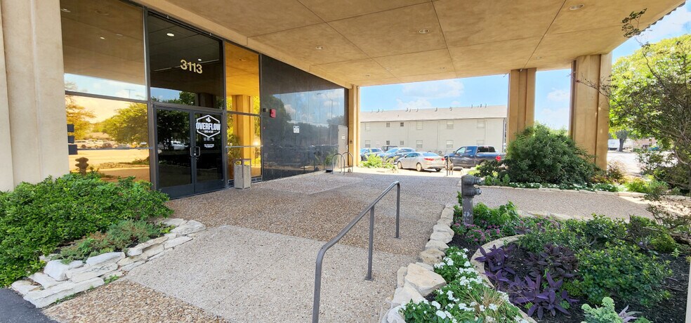 More Photos Of 3113 S University Dr, Fort Worth Office For Sale