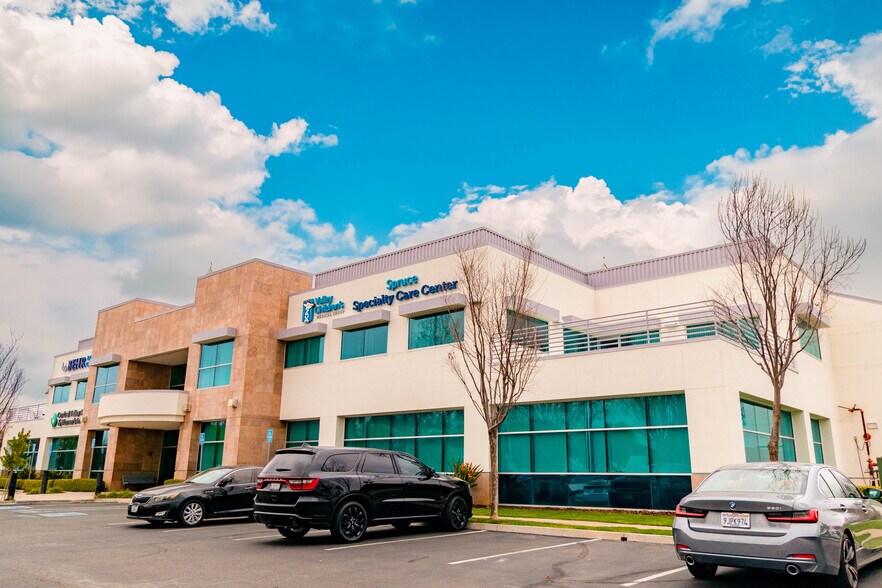 More Photos Of 1125 E Spruce Ave, Fresno Medical For Lease