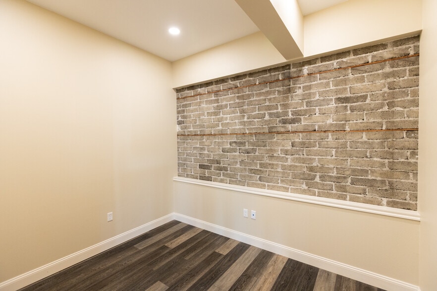 More Photos Of 412 Washington St, The Dalles Freestanding For Sale