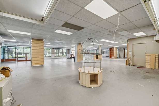 More Photos Of 2718 Elmwood Ave, Tonawanda Storefront Retail Office For Sale