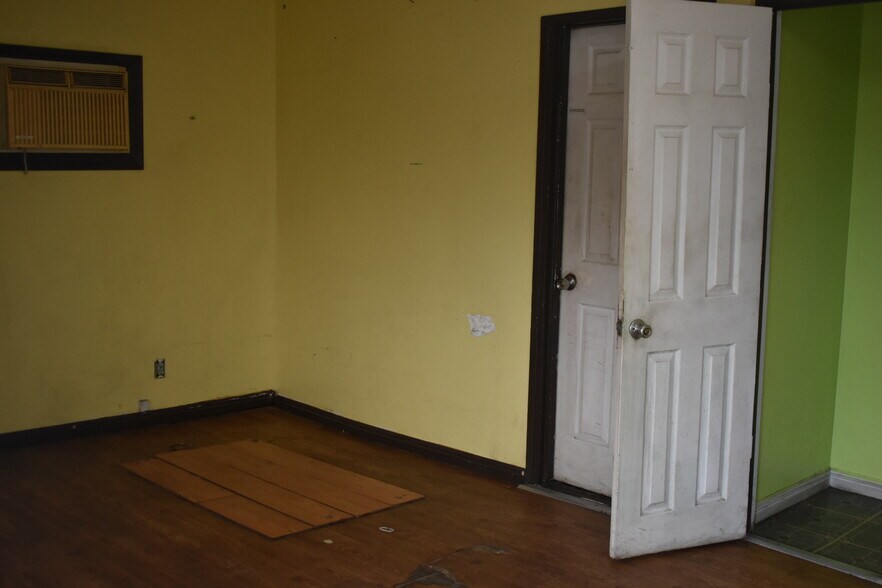 More Photos Of 615 E Manchester Ave, Los Angeles Land For Lease