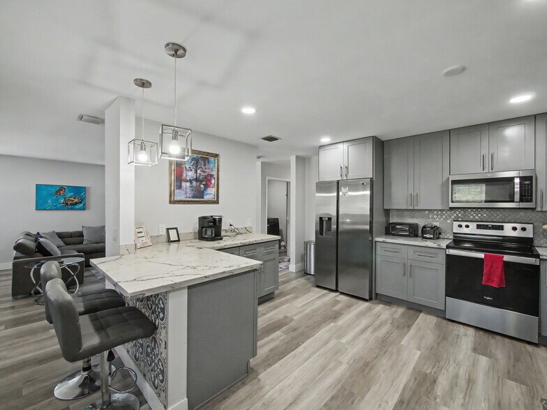 More Photos Of 112 Claremont Ln, Palm Beach Shores Apartments For Sale