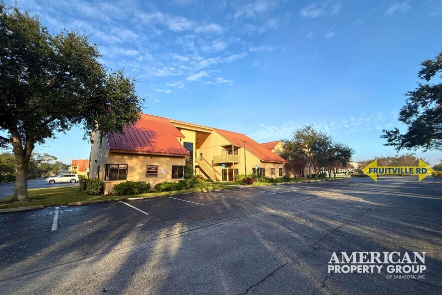 More Photos Of 2831 Ringling Blvd, Sarasota Medical For Sale