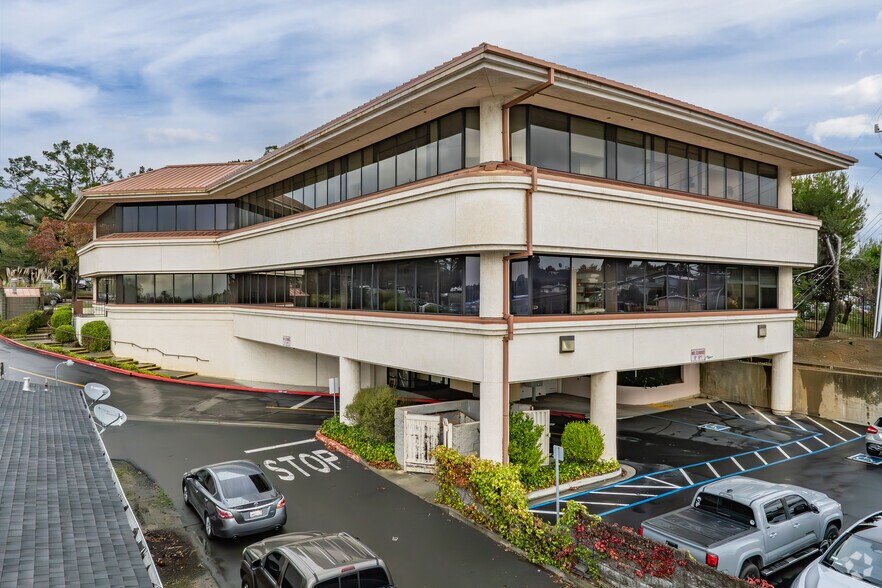 Primary Photo Of 127 Hospital Dr, Vallejo Medical For Lease