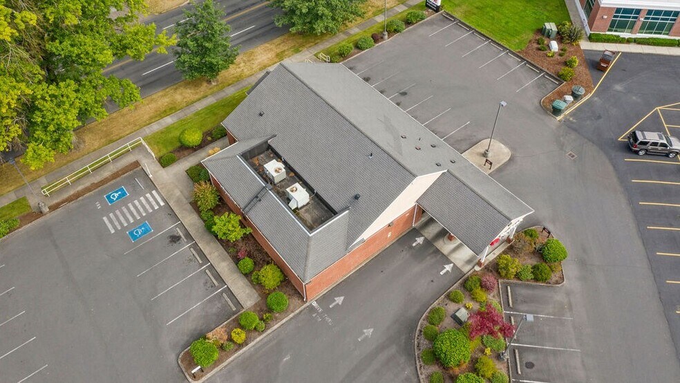 More Photos Of 1750 Hudson St, Longview Bank For Sale