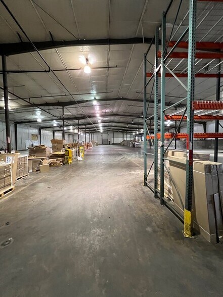 More Photos Of 410 Hamilton Rd, Bossier City Distribution For Lease