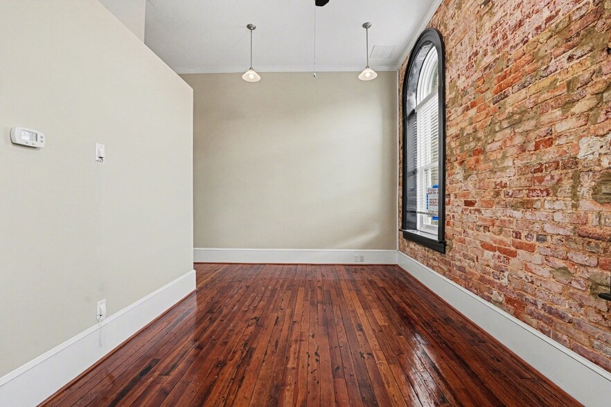 More Photos Of 106 W Moore Ave, Mooresville Loft Creative Space For Lease