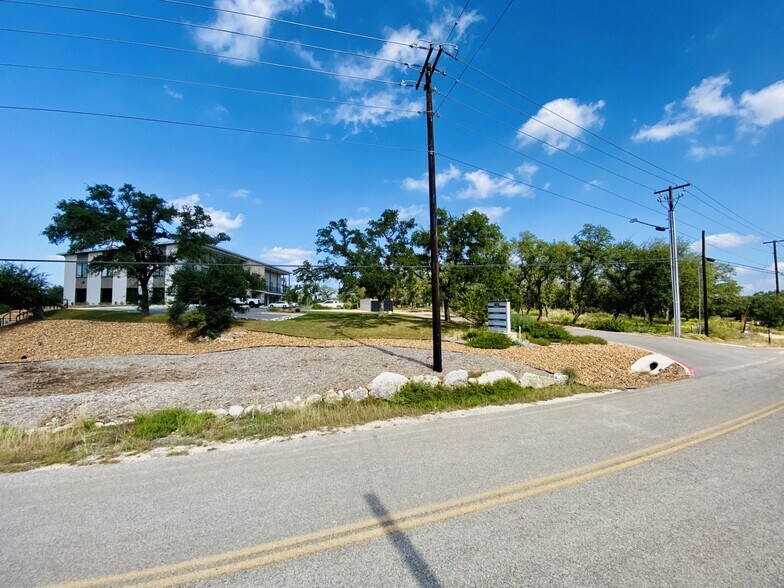More Photos Of 1878 Herbelin Rd, New Braunfels Office For Lease