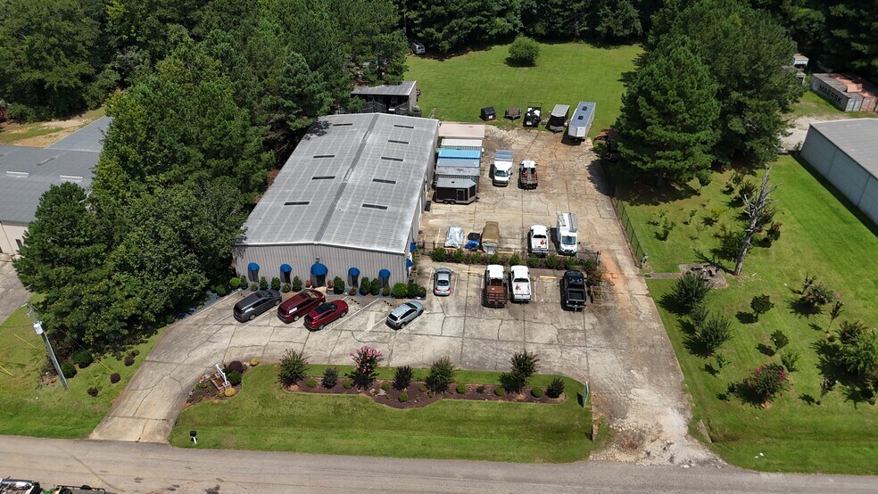 More Photos Of 109 Corporate Park East Dr, Lagrange Warehouse For Lease